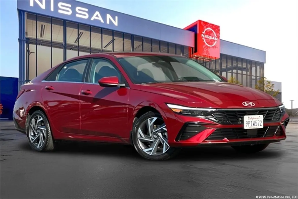 2024 Hyundai Elantra SEL Convenience photo 1