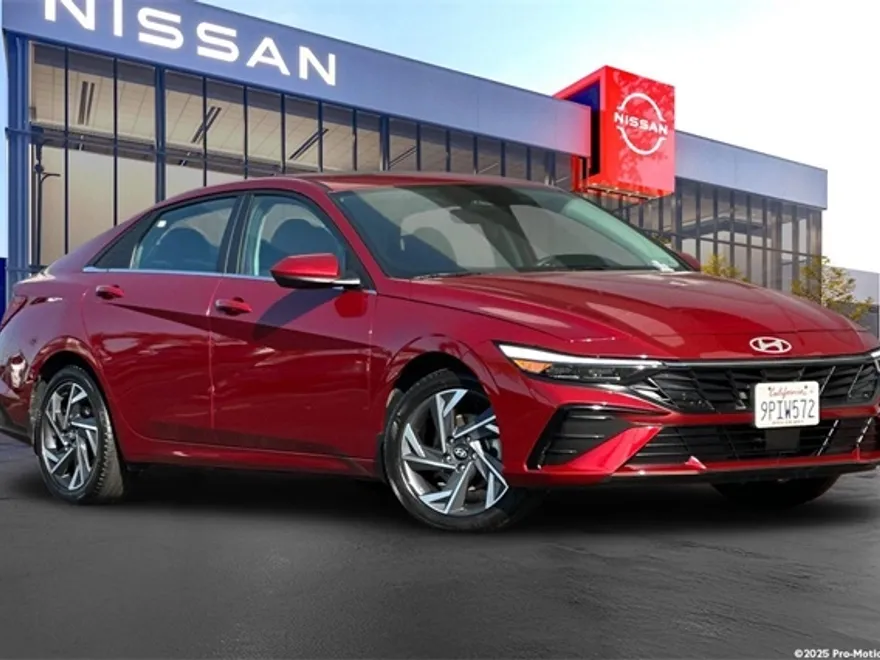 2024 Hyundai Elantra SEL Convenience photo 1