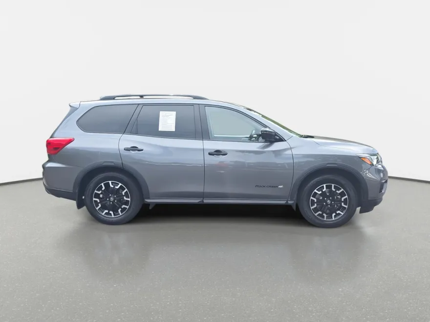 2019 Nissan Pathfinder 4x4 SL photo 1