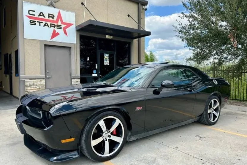 2012 Dodge Challenger SRT8 photo 1