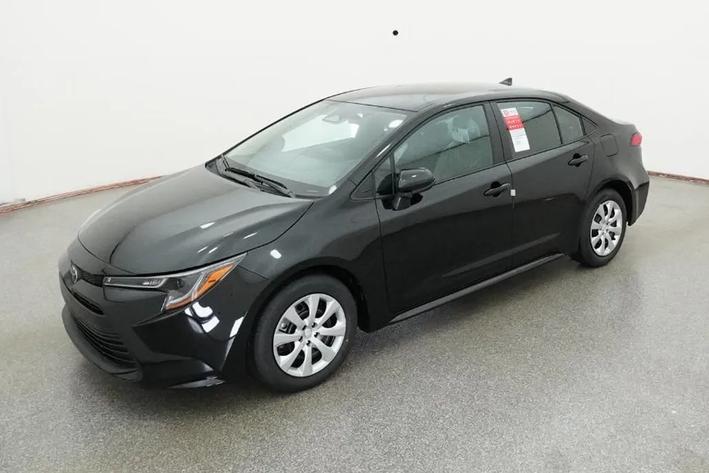 2026 Toyota Corolla LE photo 1