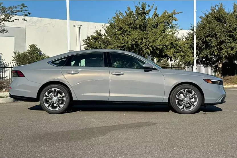 2025 Honda Accord Hybrid EX-L photo 1