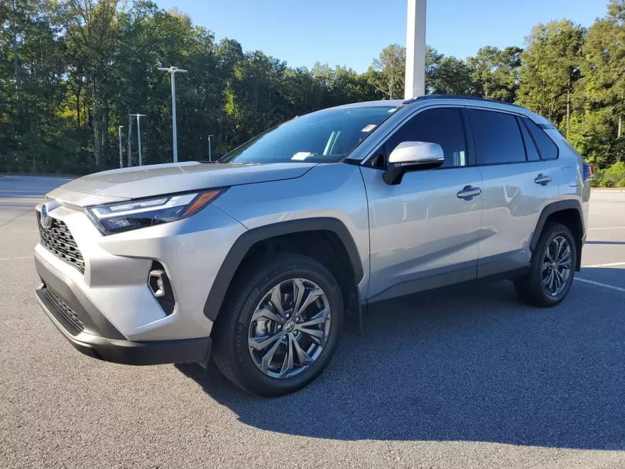 2024 Toyota RAV4 Hybrid XLE Premium photo 1