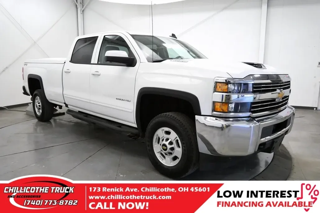 2017 Chevrolet Silverado 2500HD LT photo 1