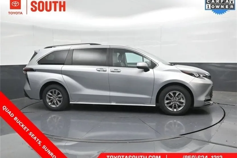 2024 Toyota Sienna XLE photo 1