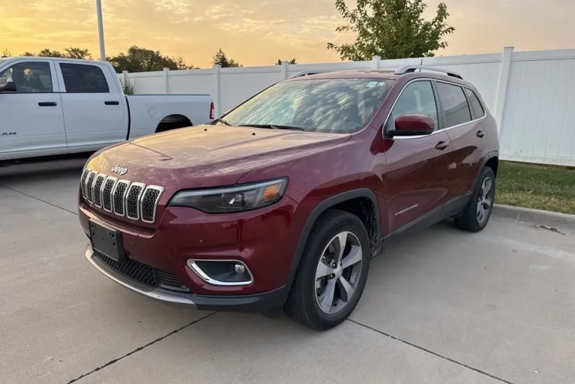 2019 Jeep Cherokee Limited photo 1