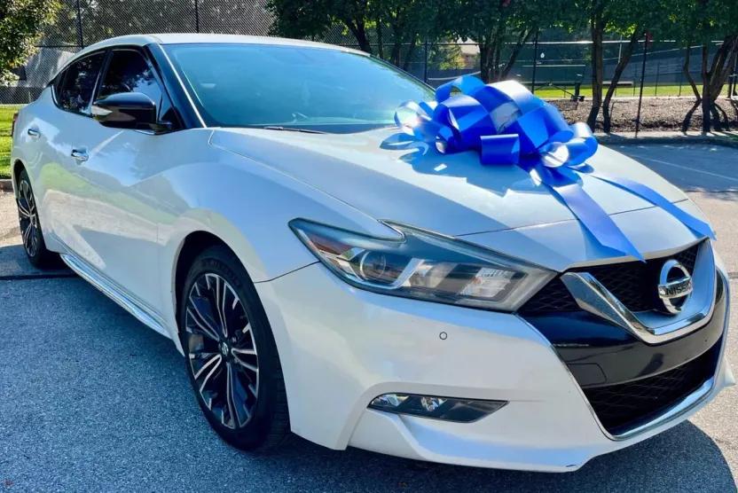 2017 Nissan Maxima SV photo 1