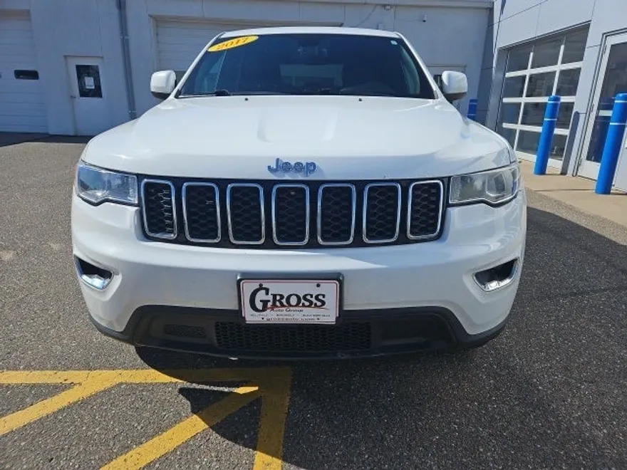 2017 Jeep Grand Cherokee Laredo photo 1