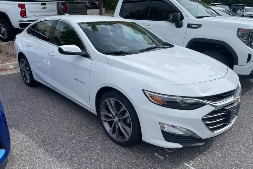 2023 Chevrolet Malibu 1LT photo 1