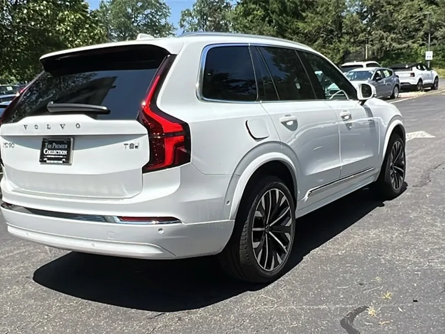 2026 Volvo XC90 T8 Plus photo 1