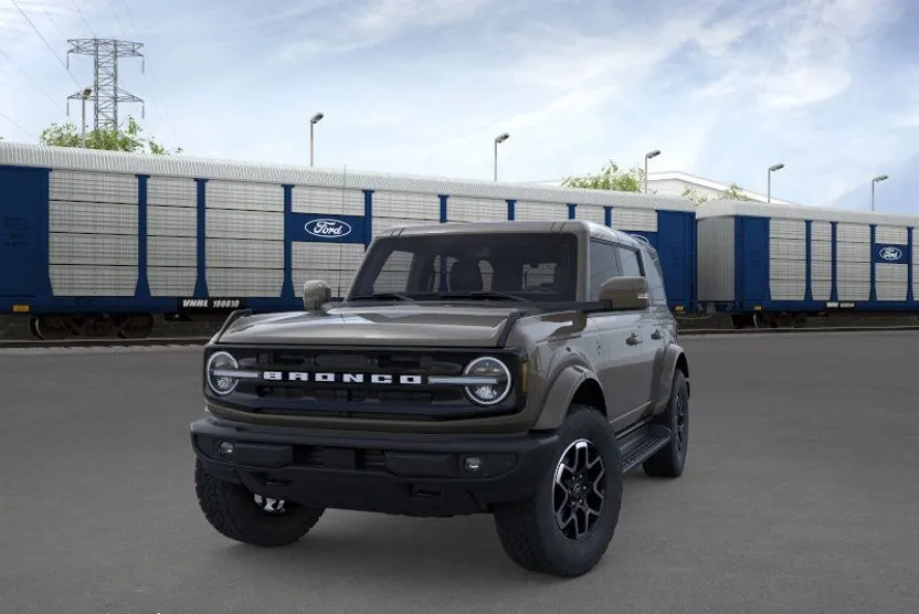 2025 Ford Bronco Outer Banks photo 1