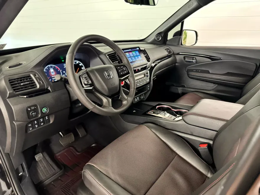 2025 Honda Ridgeline Black Edition photo 1