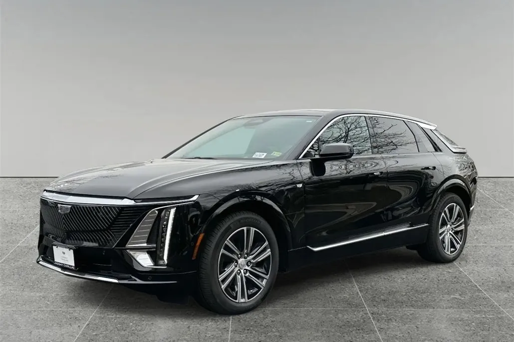 2024 Cadillac Lyriq Luxury photo 1