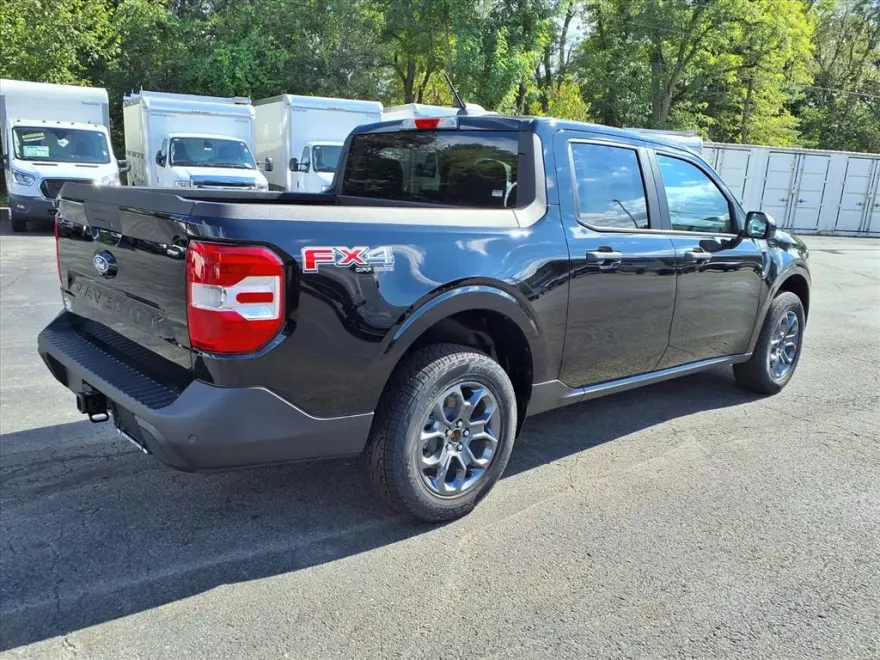 2025 Ford Maverick XLT photo 1
