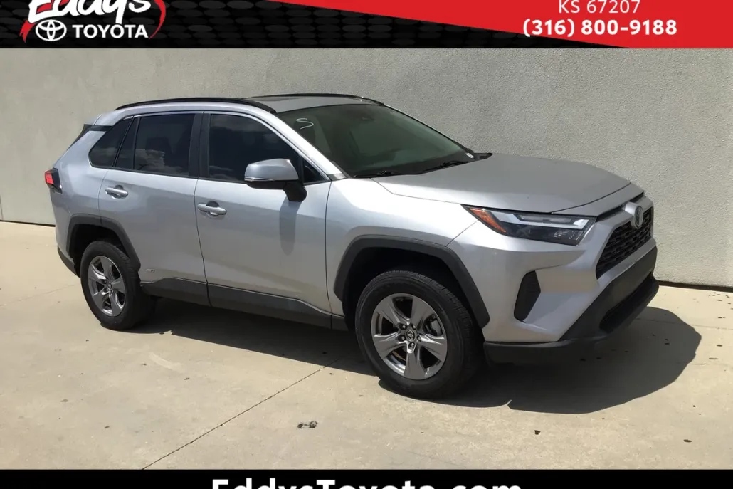 2022 Toyota RAV4 Hybrid XLE photo 1