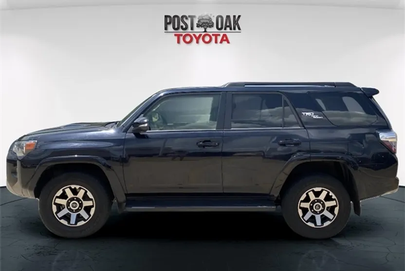 2023 Toyota 4Runner TRD Off-Road Premium photo 1