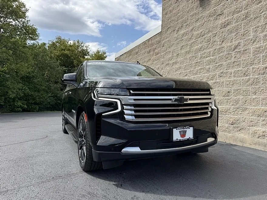 2023 Chevrolet Suburban High Country photo 1