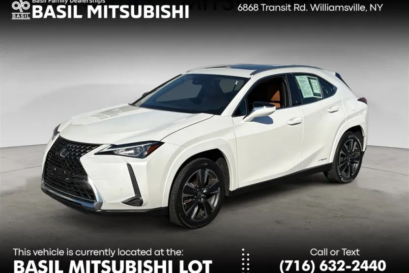 2022 Lexus UX 250h photo 1