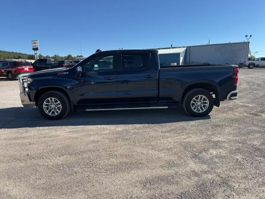 2021 Chevrolet Silverado 1500 LT photo 1