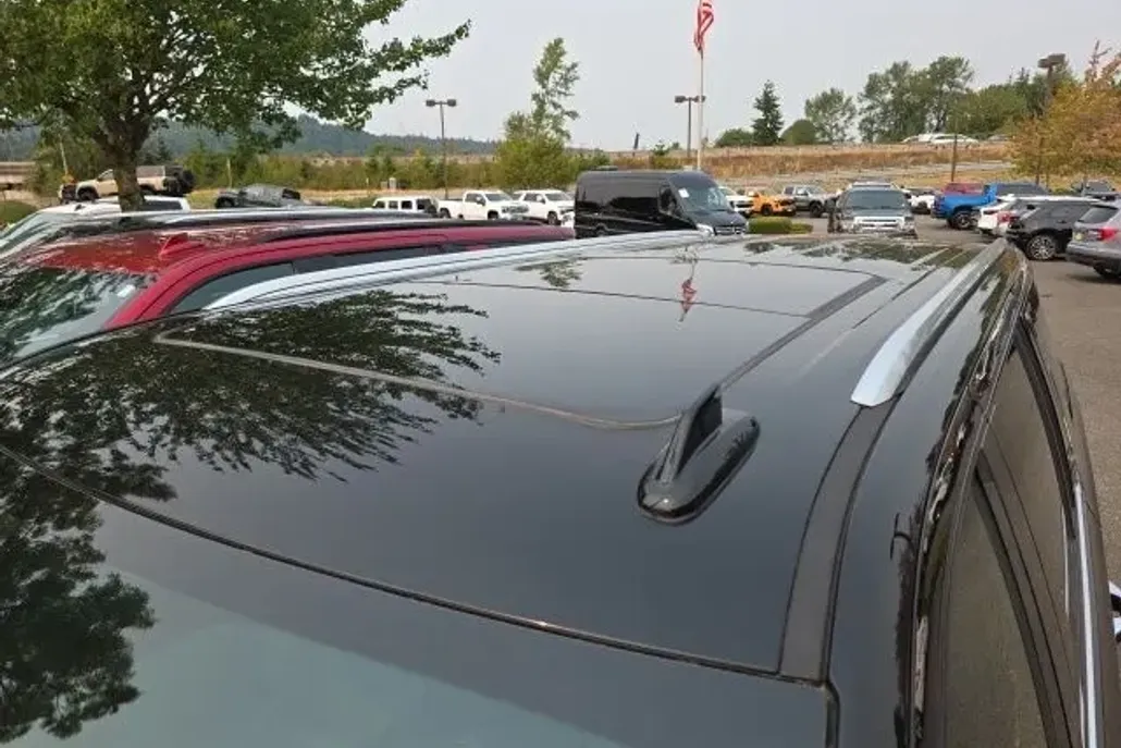 2021 Chevrolet Suburban High Country photo 1