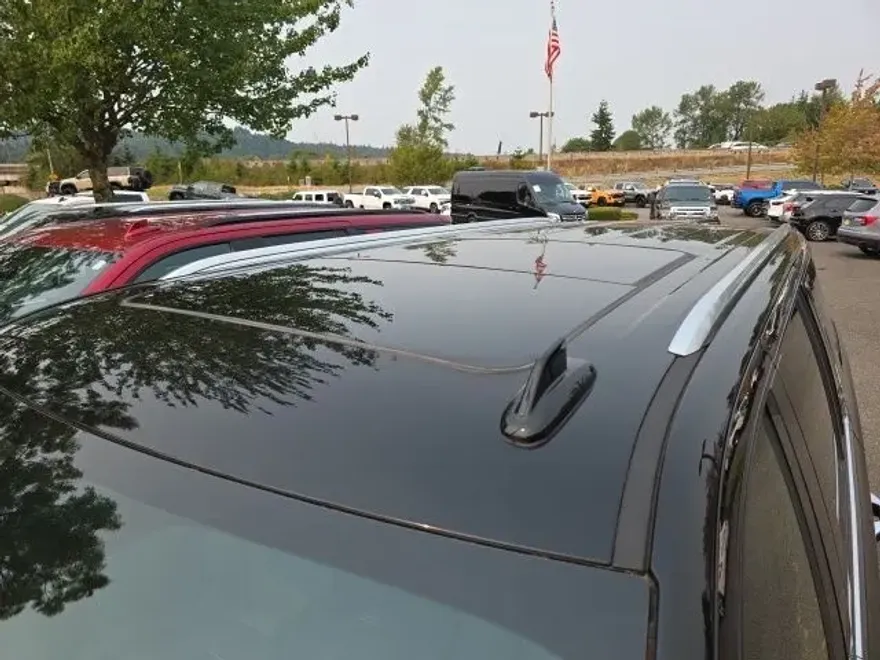 2021 Chevrolet Suburban High Country photo 1