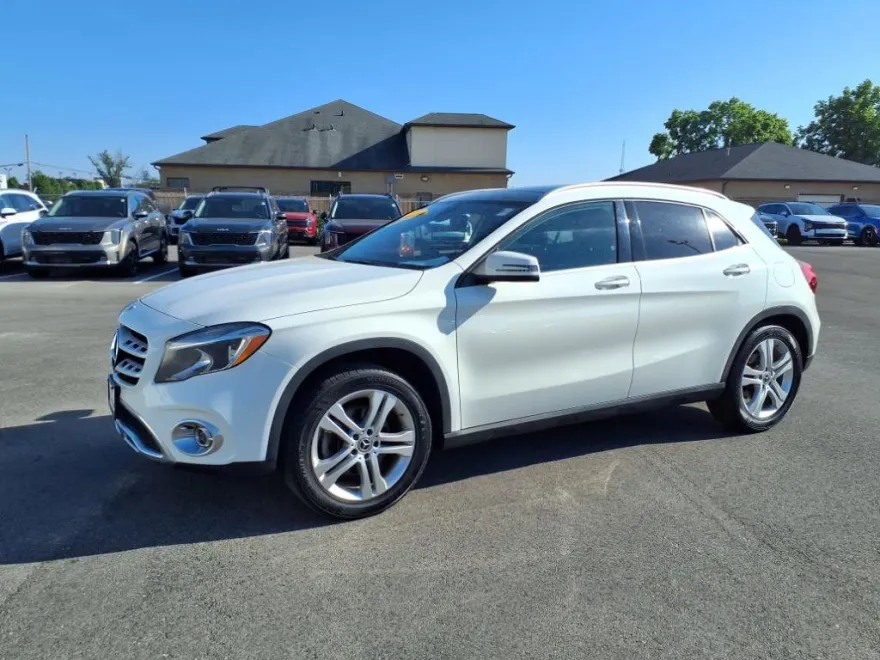 2018 Mercedes Benz GLA 250 4MATIC photo 1
