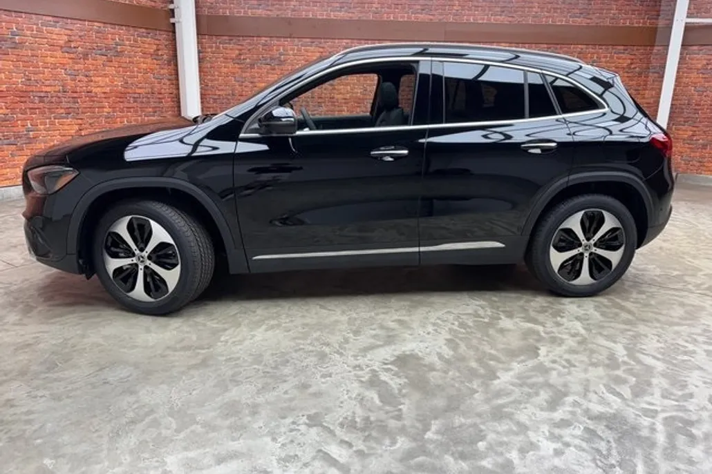 2026 Mercedes Benz GLA 250 4MATIC photo 1