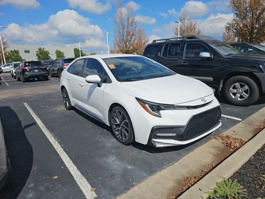 2020 Toyota Corolla SE photo 1