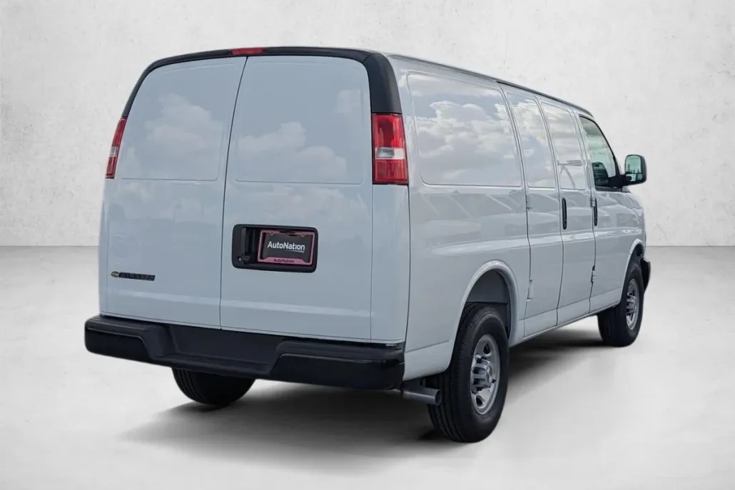 2025 Chevrolet Express Cargo 2500 Base photo 1