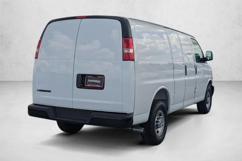 2025 Chevrolet Express Cargo 2500 Base photo 1