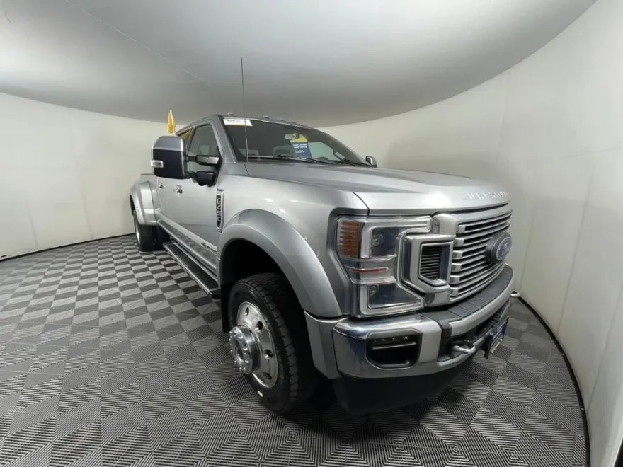 2022 Ford F-450 Lariat photo 1