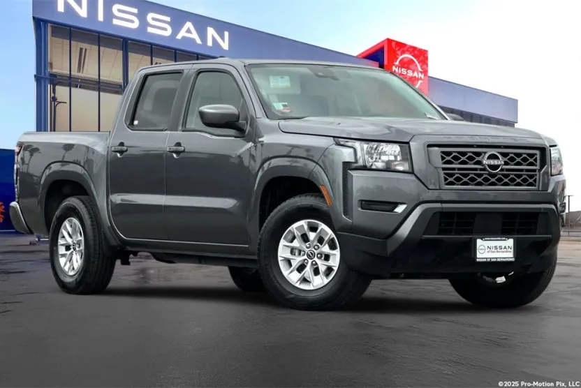 2024 Nissan Frontier SV photo 1
