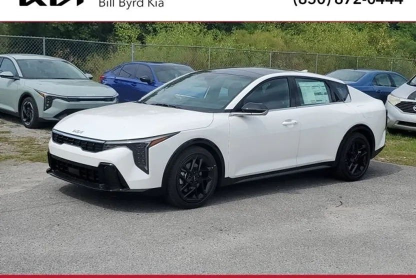 2025 Kia K4 GT-Line Turbo photo 1