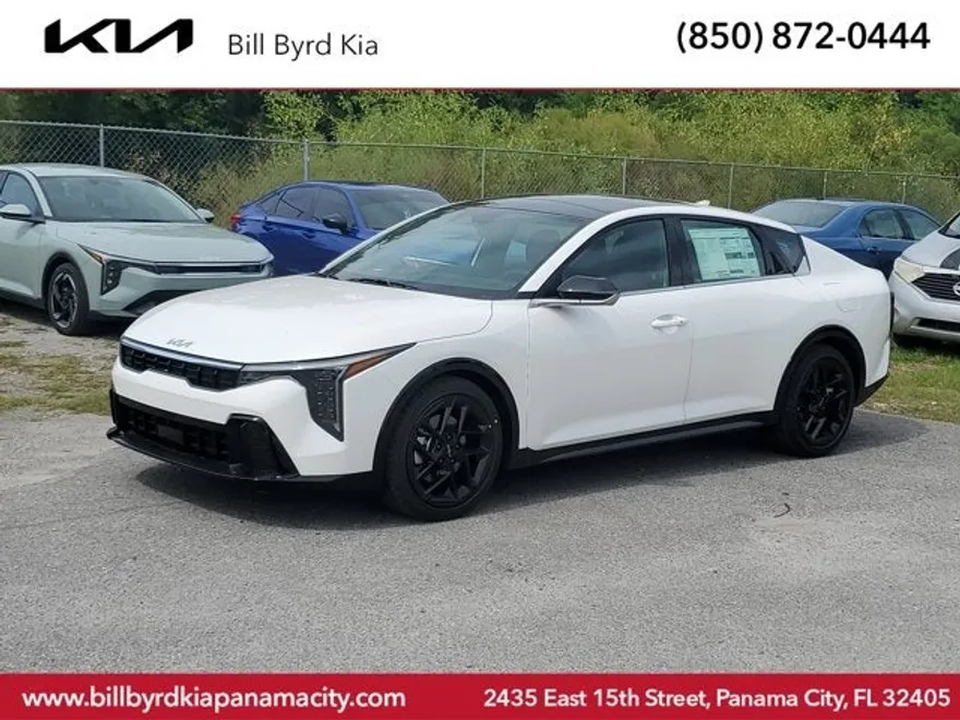2025 Kia K4 GT-Line Turbo photo 1