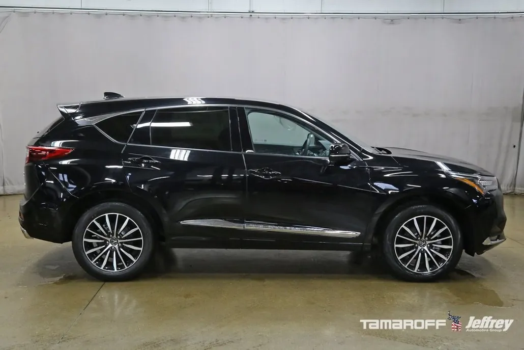 2025 Acura RDX Advance photo 1