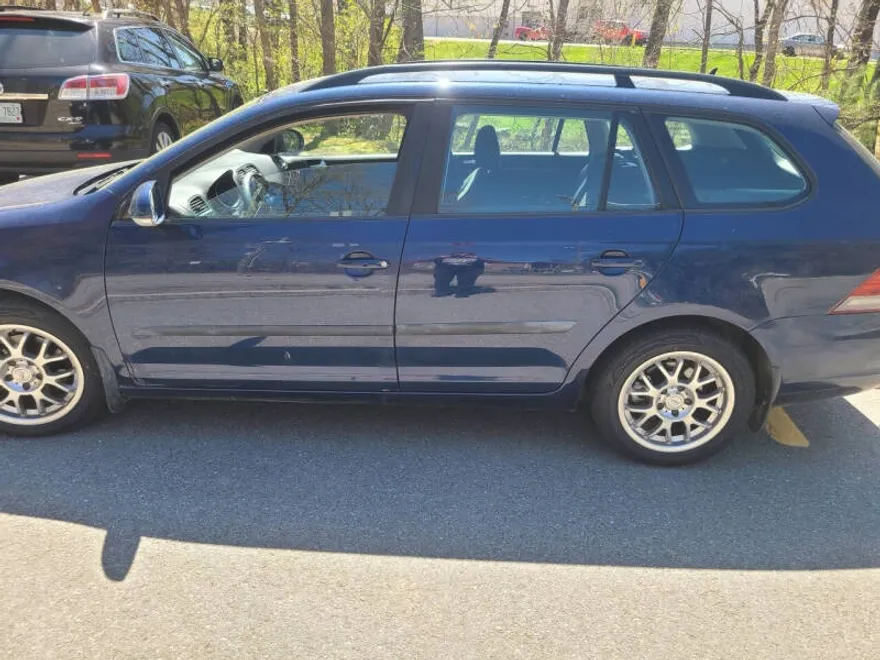2012 Volkswagen Jetta SportWagen S photo 1