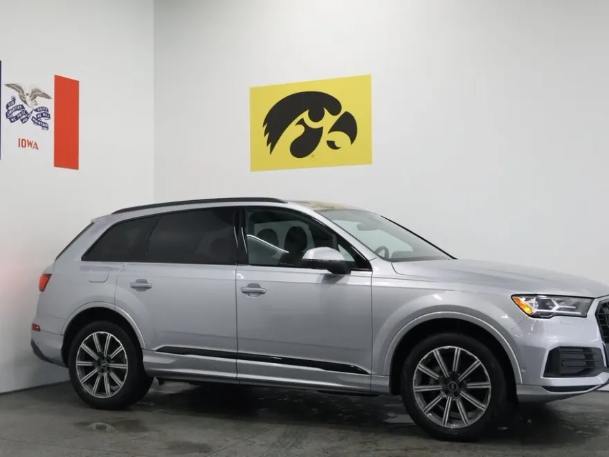 2022 Audi Q7 45 Premium Plus photo 1