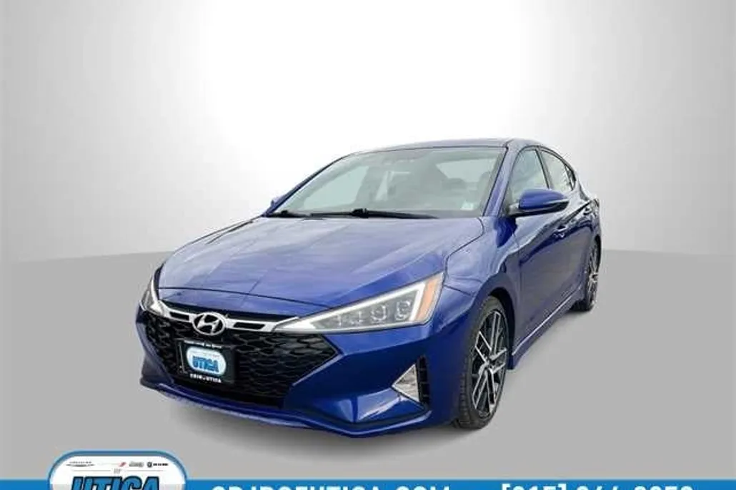 2020 Hyundai Elantra Sport photo 1