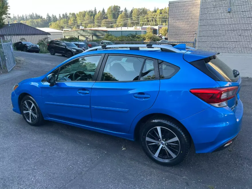 2020 Subaru Impreza 2.0i Premium photo 1
