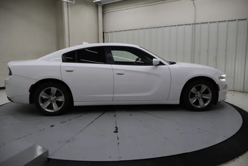 2018 Dodge Charger SXT Plus photo 1