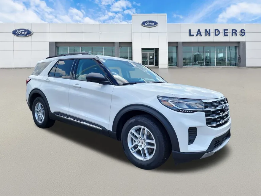 2025 Ford Explorer photo 1