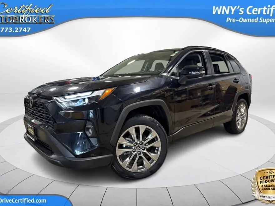 2021 Toyota Highlander XLE photo 1