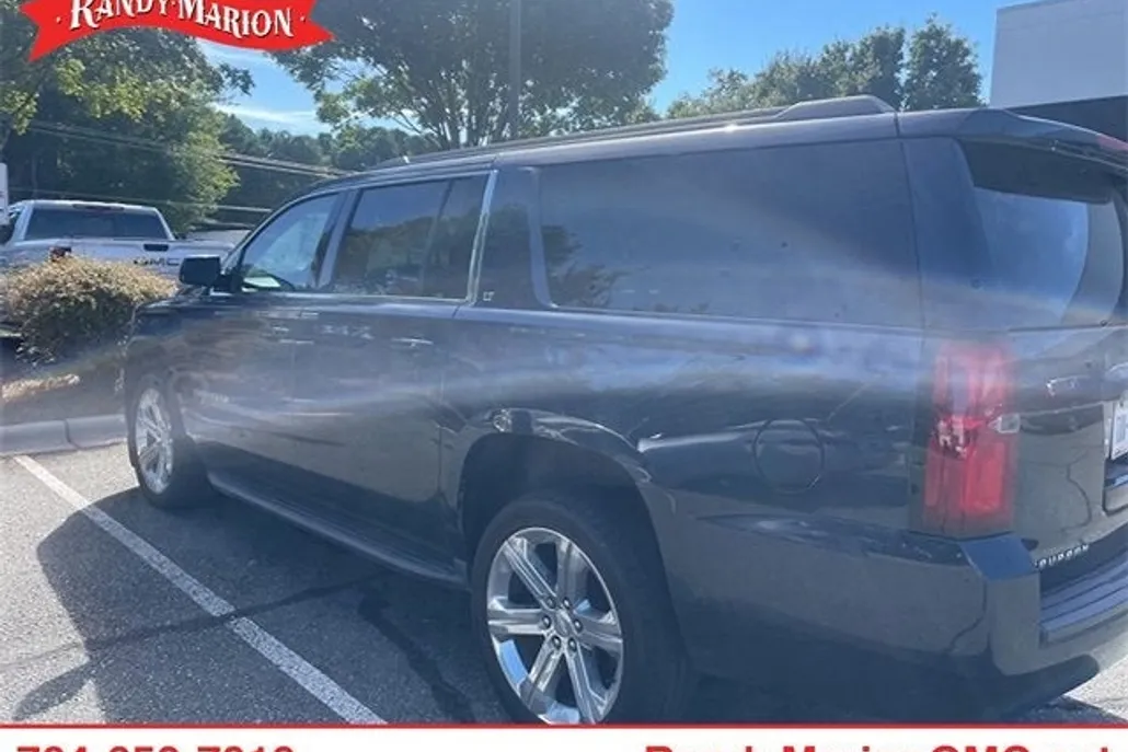 2020 Chevrolet Suburban LT photo 1