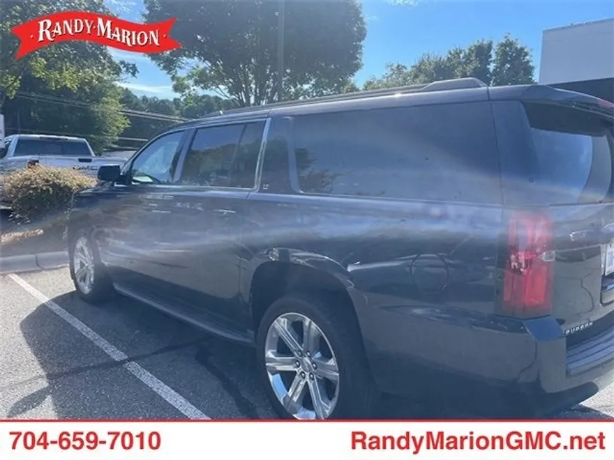 2020 Chevrolet Suburban LT photo 1