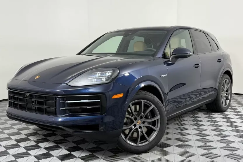 2026 Porsche Cayenne E-Hybrid photo 1