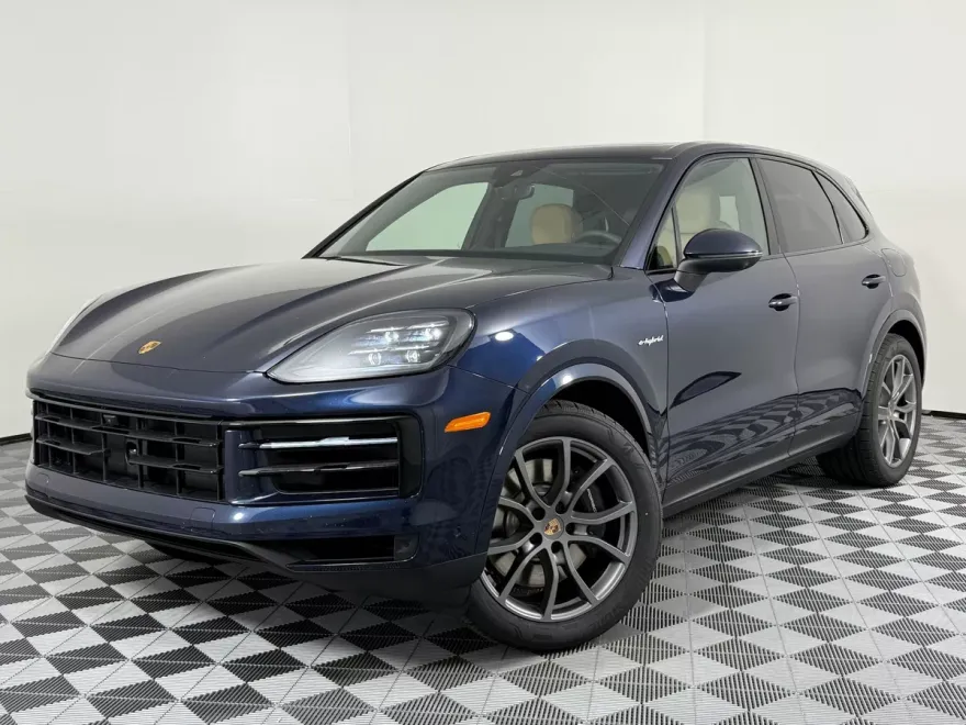 2026 Porsche Cayenne E-Hybrid photo 1