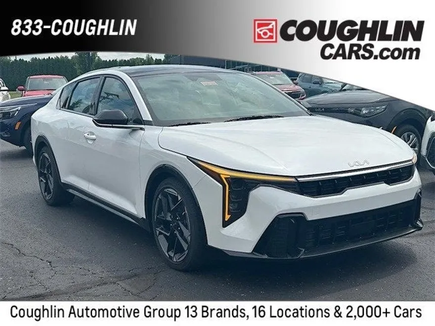 2025 Kia K4 GT-Line photo 1