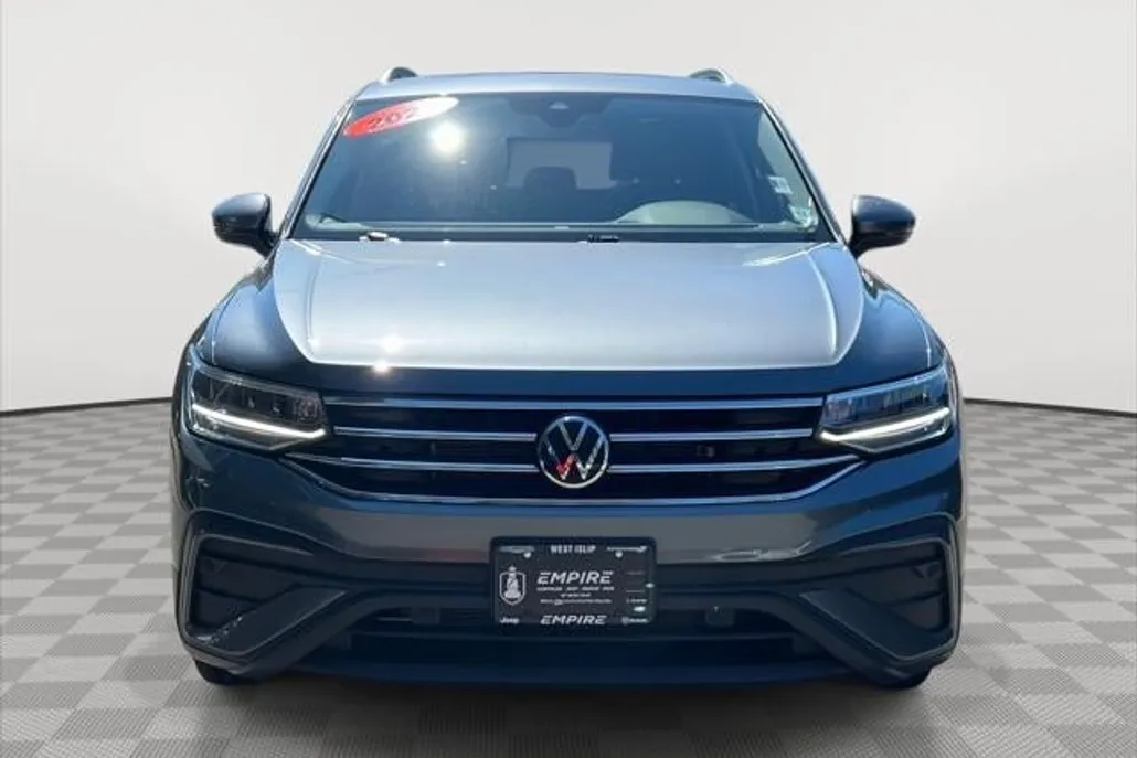 2022 Volkswagen Tiguan SE photo 1
