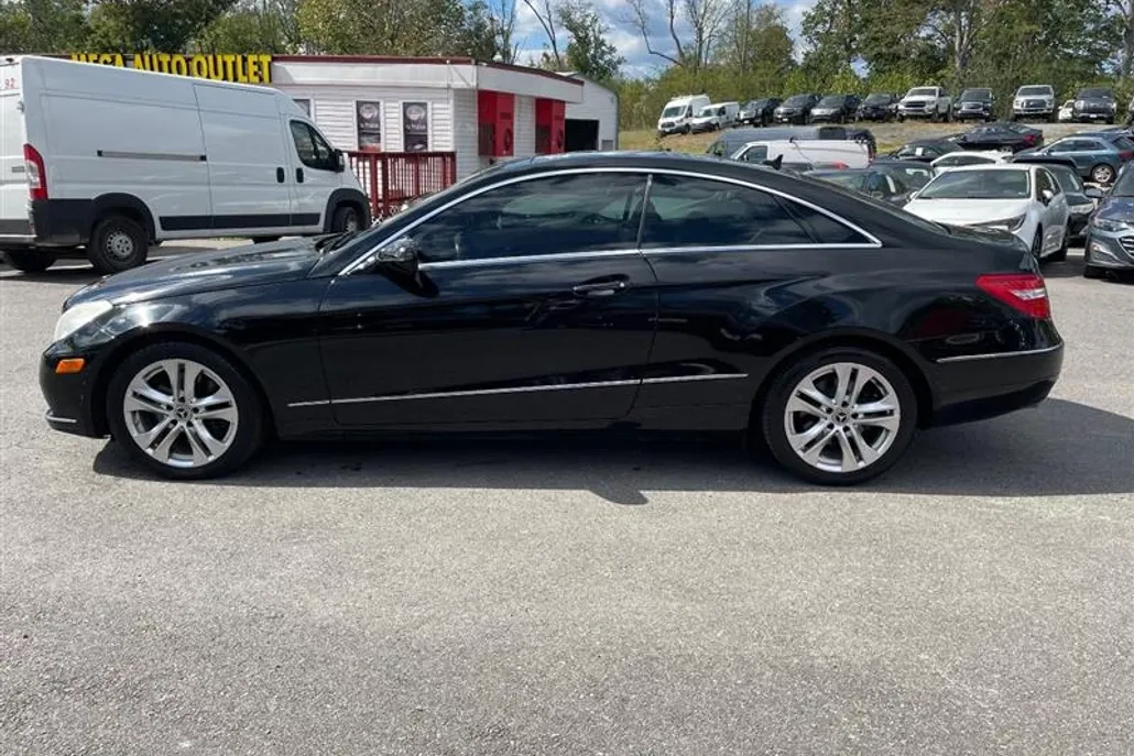 2010 Mercedes Benz E 350 photo 1