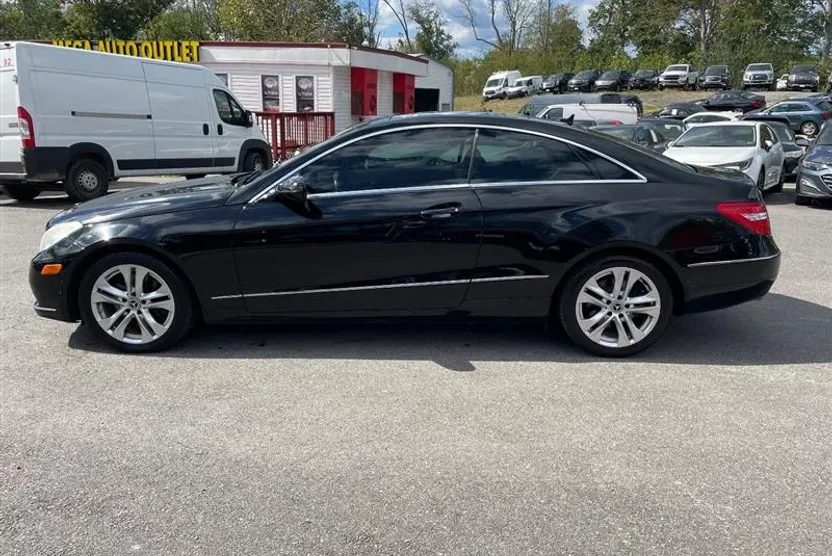 2010 Mercedes Benz E 350 photo 1